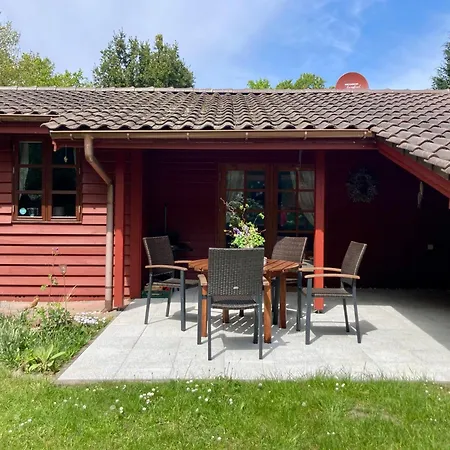 Holiday home Kleines Meisenhaus By Fewo-plan Wing100 Im Naturpark Wingst, Naehe Cuxhaven